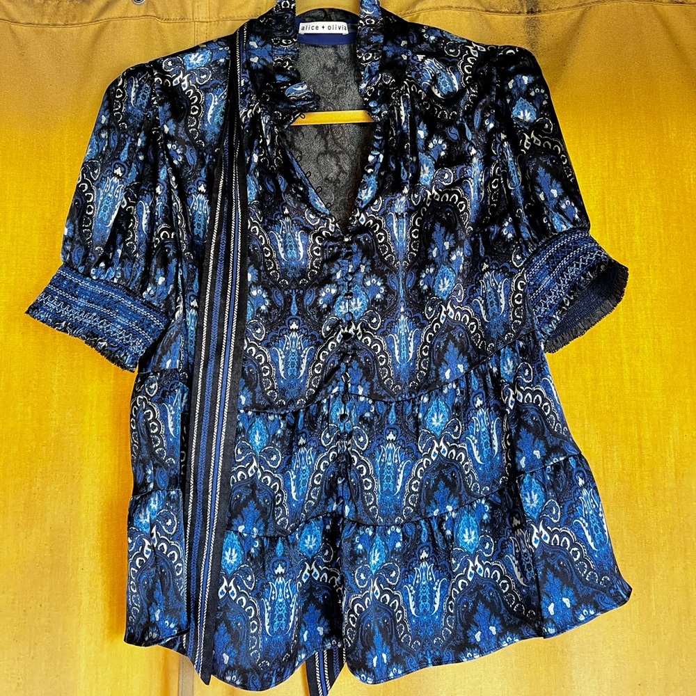 Alice + Olivia baroque-print silk shirt